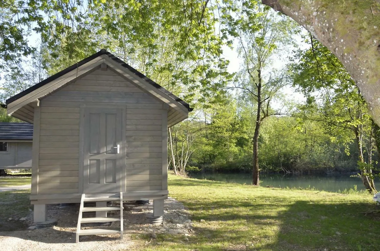 Camping Cabanes d'Aiguebelette Saint-Alban-de-Montbel France